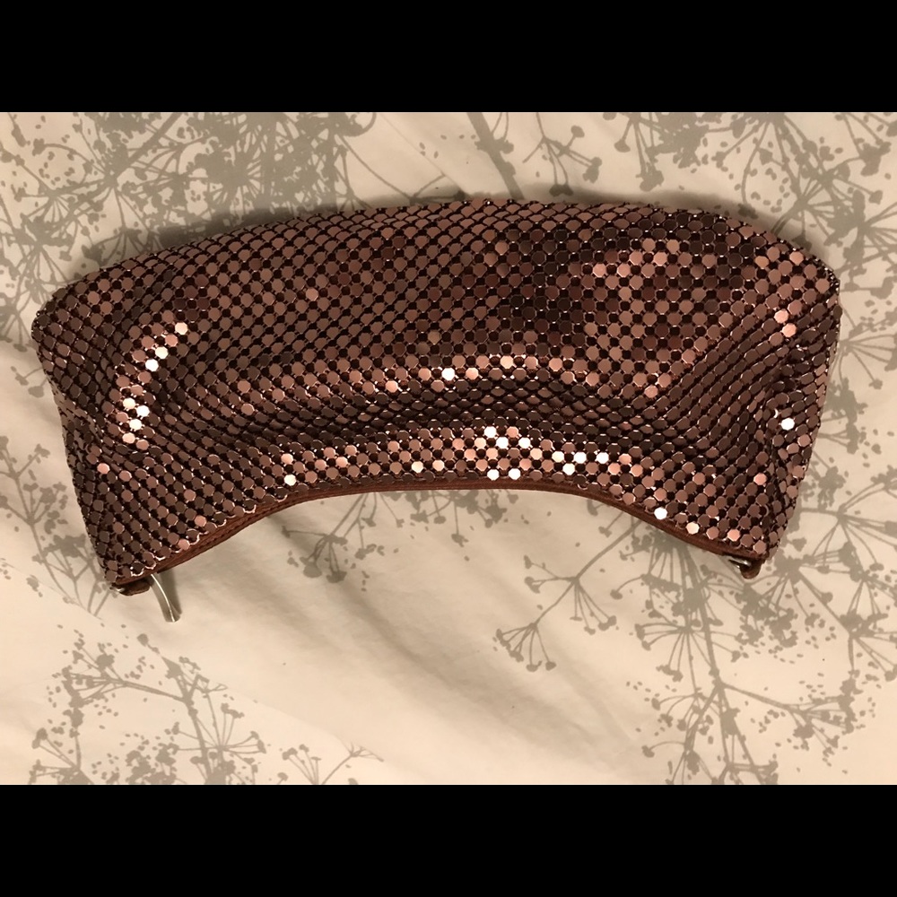 Shiny metallic clutch